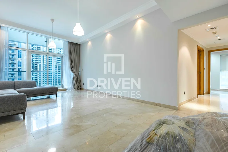وحدة فاخرة شبه مفروشة مع غرفة دراسة64037065273601114