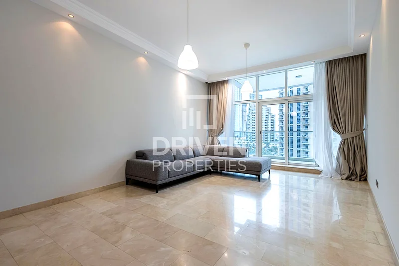 وحدة فاخرة شبه مفروشة مع غرفة دراسة64037065273601111
