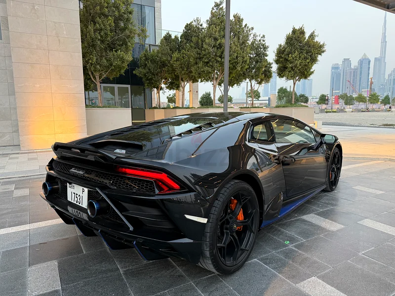 Huracan EVO / Forged Carbon / Low mileage63490820296066113