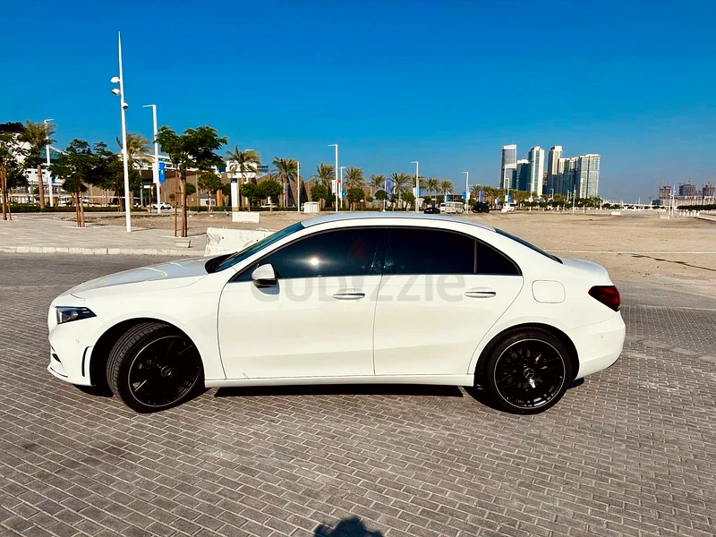 Mercedes A220 - Clean title - Low mileage - Perfect condition63403204805251112