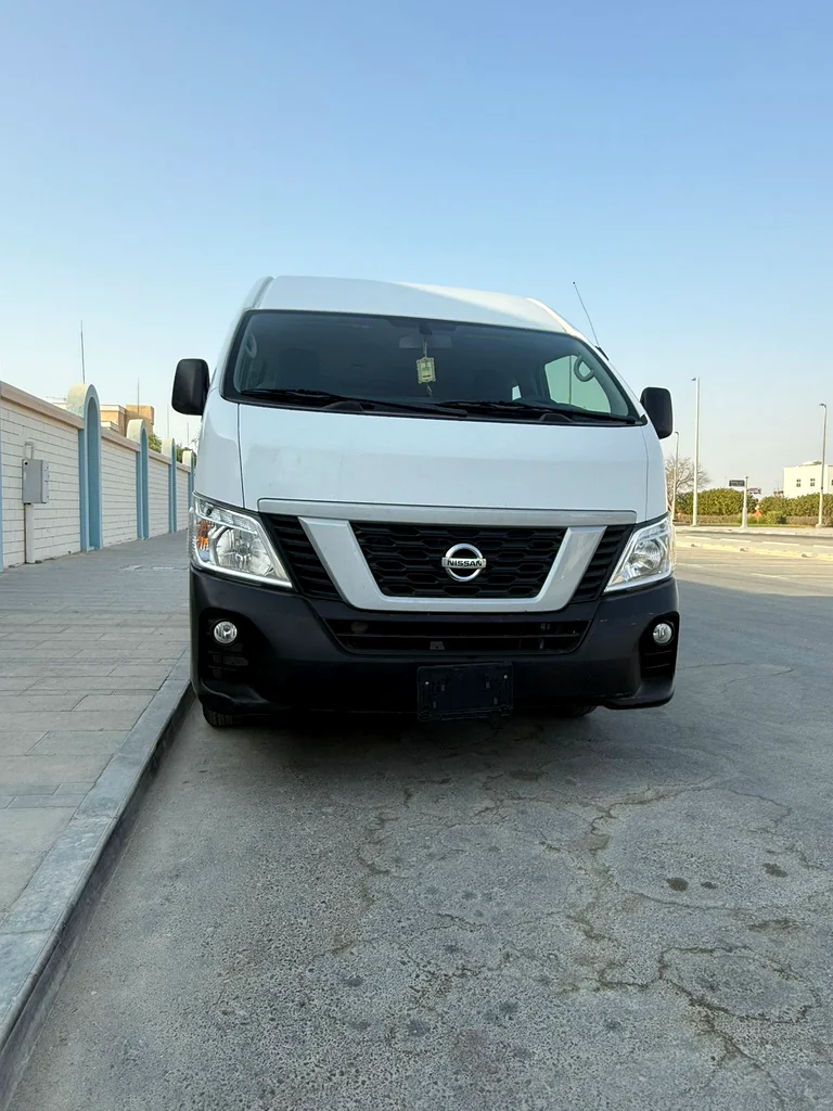 Nissan Urvan 2020 13 passengers high roof excellent conditions63399981805058111