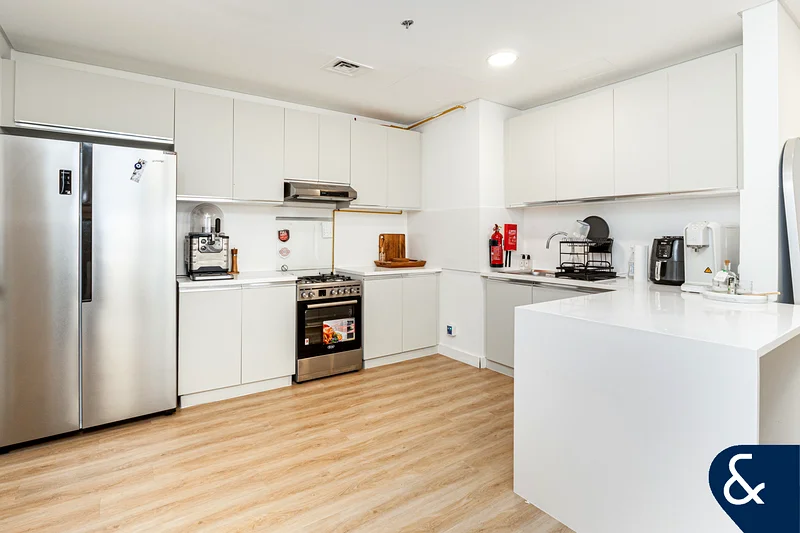 Upgraded | Unfurnished | 1 Bed + Study63728068717825113