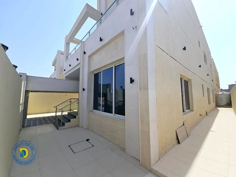 For sale, a modern villa with a large area of 4,000 square feet, in a prime location in the Al-Helio 2 area, in front of Al-Hamidiyah Park.63893828459521111