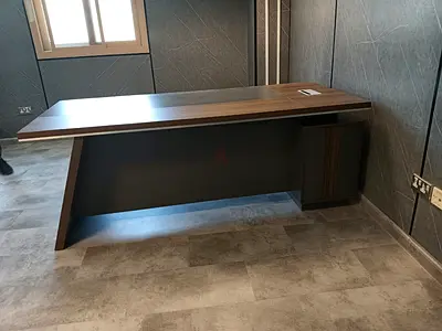 Executive L shape modern sleek design office table