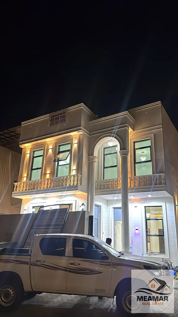 A luxurious villa in Al-Helio 2, with an area of 3600 square feet, at a price including registration and ownership fees. 5 master bedrooms, freehold f63894607047809112