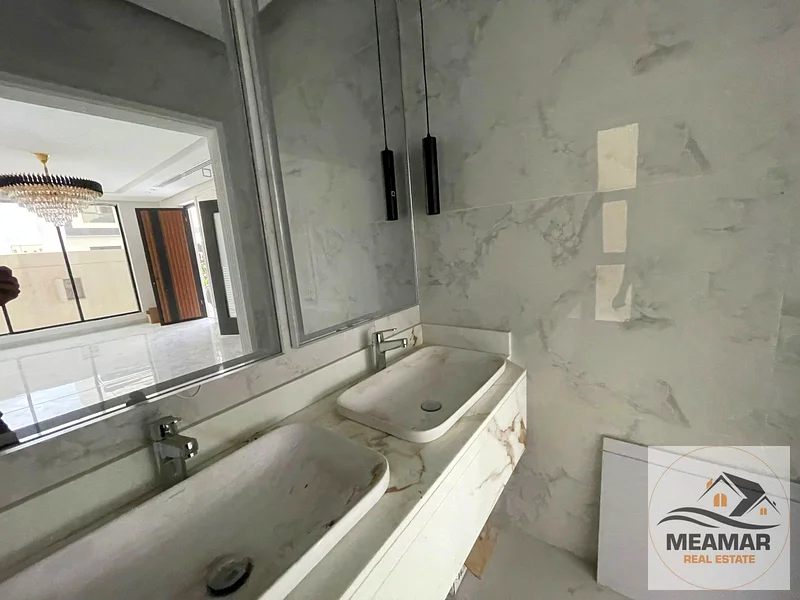 تشمل رسوم التسجيل وملكية. فرصة ذهبية لامتلاك فيلا63914106060930114