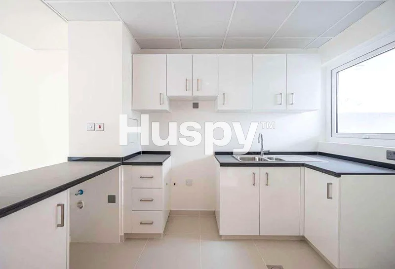 Vacant End Of August | 4 Cheques | Landscaped63405163331201113