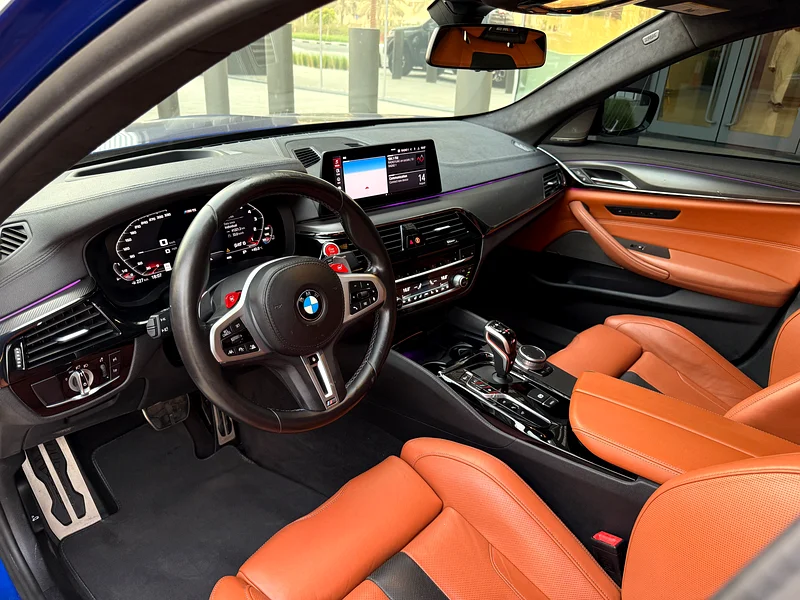 BMW M5 FULL CARBON FIBER IN PERFECT CONDITION63484725896705114