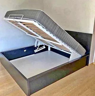 Ikea queen size hydraulic bed with Ikea mattress