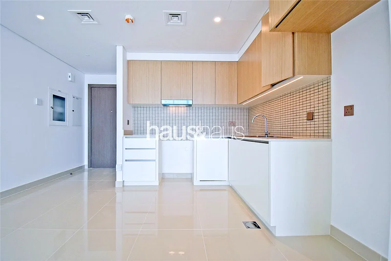 Vacant | High Floor | Canal View64024949813505112