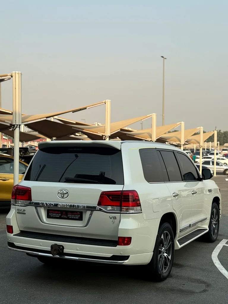 Land Cruiser GXR Grand Touring .. 2020 Agency Paint .. Factory Condition .. V863401302369794111
