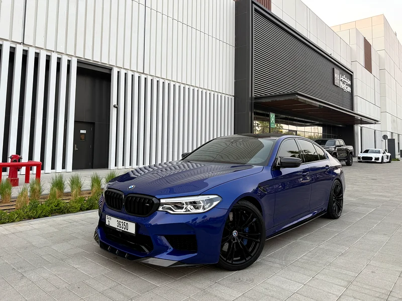 BMW M5 FULL CARBON FIBER IN PERFECT CONDITION63484725896705113