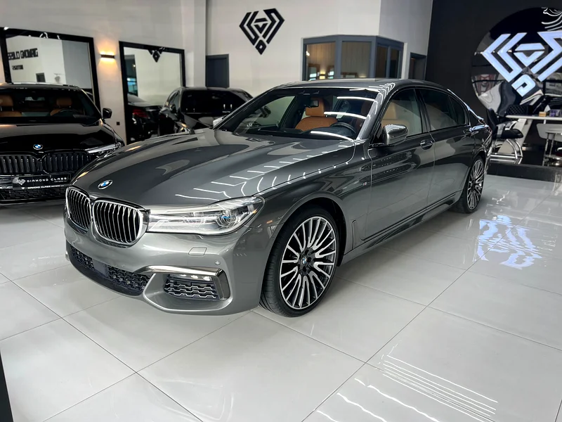 BMW 750 Li---Fully Loaded---Original Paint----Zero Accident----Under Warranty634119308090891124