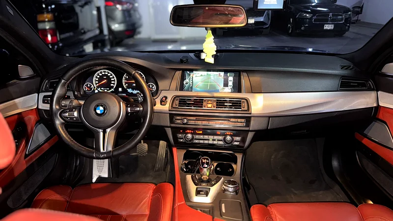 BMW M5 F10 201463406332698625113