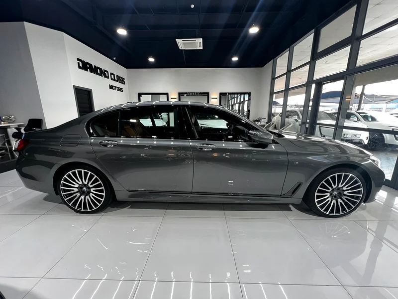 BMW 750 Li---Fully Loaded---Original Paint----Zero Accident----Under Warranty63411930809089111
