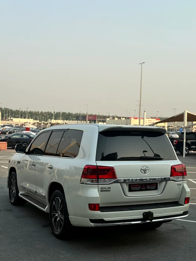Land Cruiser GXR Grand Touring .. 2020 Agency Paint .. Factory Condition .. V863401302369794113