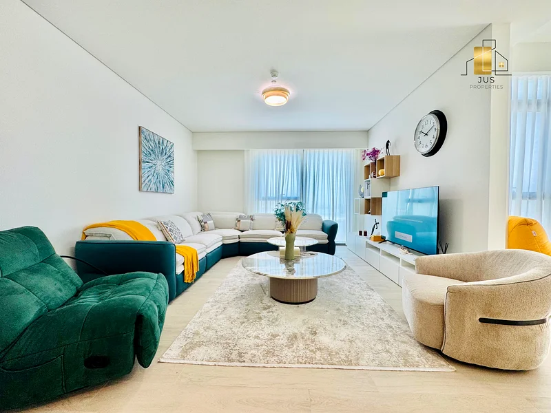Fully Furnished + Full Skyline View Of Downtown | Spacious 2 B/R | Close kitchen63740582226177110