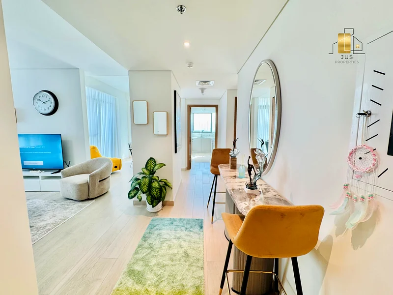 Fully Furnished + Full Skyline View Of Downtown | Spacious 2 B/R | Close kitchen63740582226177113