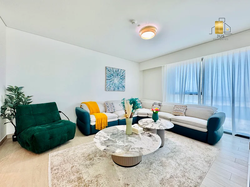 Fully Furnished + Full Skyline View Of Downtown | Spacious 2 B/R | Close kitchen63740582226177111