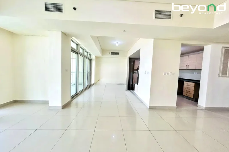 منظر بحري كامل | شقة فاخرة من 3 غرف نوم + خادمة | رائعة63846558937603112