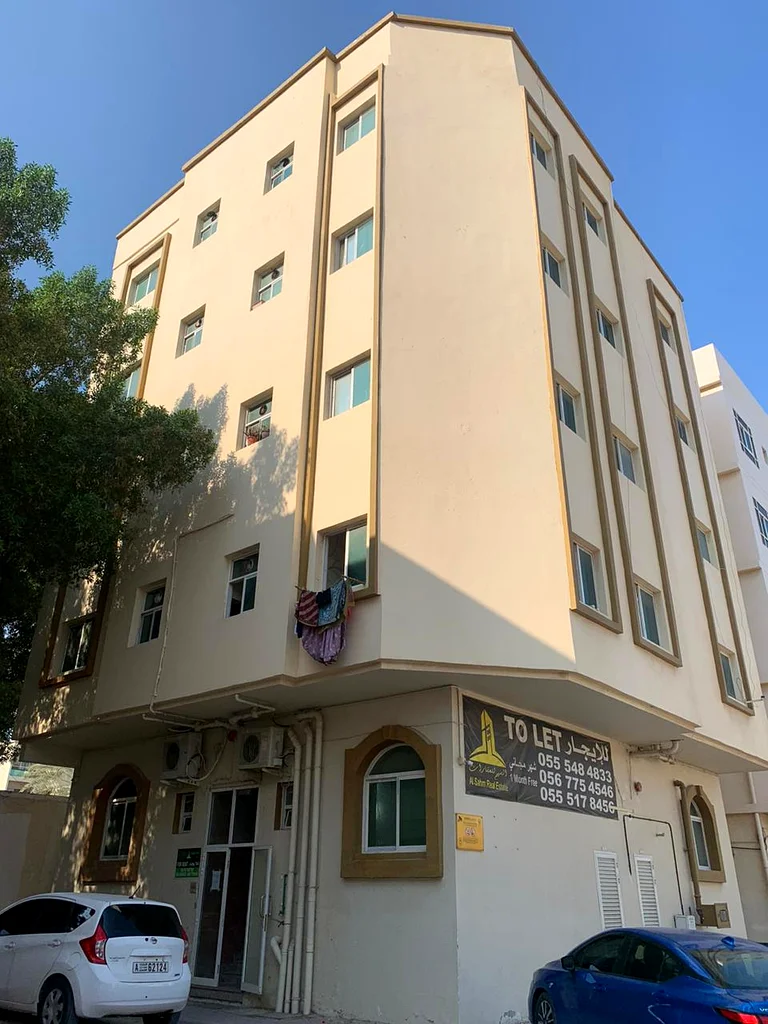 للبيع، مبنى استثماري سكني، طابق أرضي وأربع طوابق، في عجمان، منطقة البستان63865570540545111
