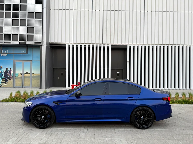BMW M5 FULL CARBON FIBER IN PERFECT CONDITION63484725896705111