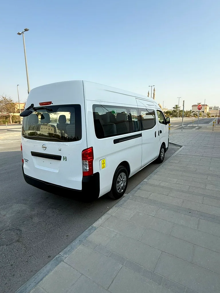 Nissan Urvan 2020 13 passengers high roof excellent conditions63399981805058111