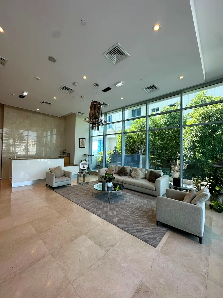 Spacious 3bhk & Maids' Penthouse | Sea & City View | Prime Location63843501082754110