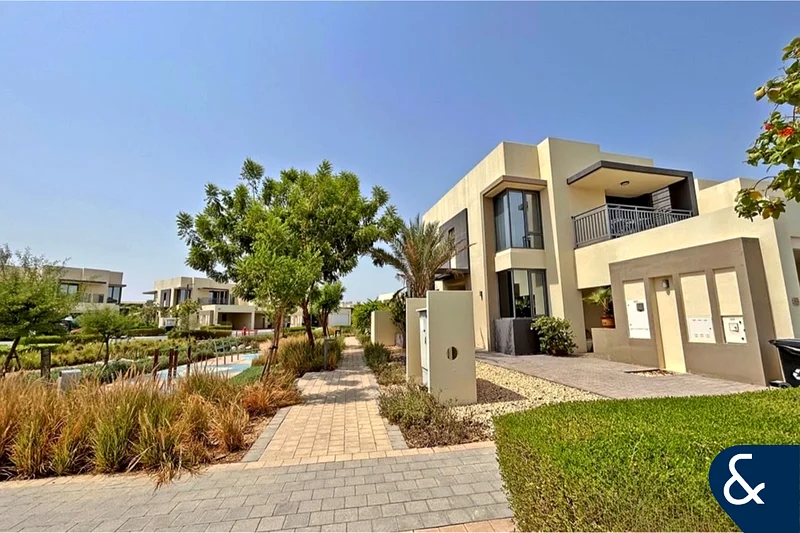 5 Bedroom | Corner Plot | Rare Location64045447759362114