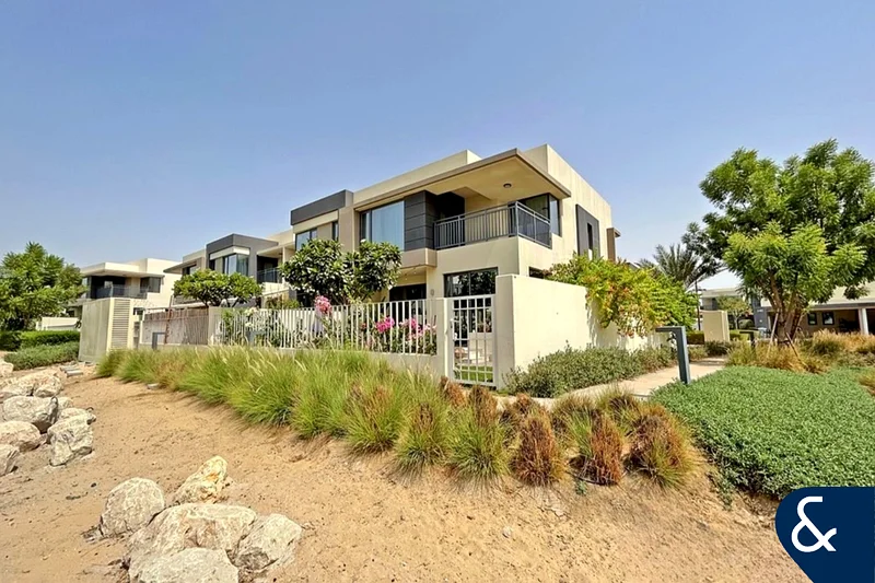 5 Bedroom | Corner Plot | Rare Location64045447759362112