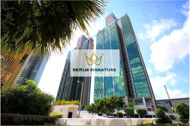شقة واسعة مكونة من 3 غرف نوم مع غرفة خادمة | فرصة استثمارية | موقع متميز63845407484929110