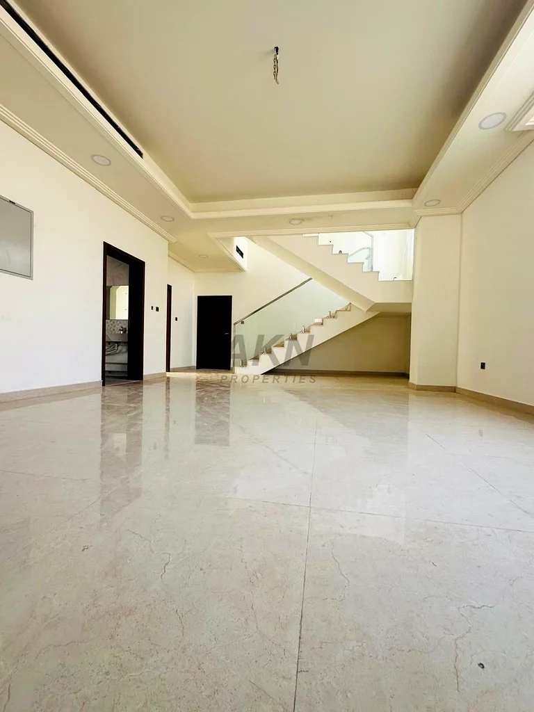 5 bhk + Maid room | Spacious | Ready to move in63873951202433111