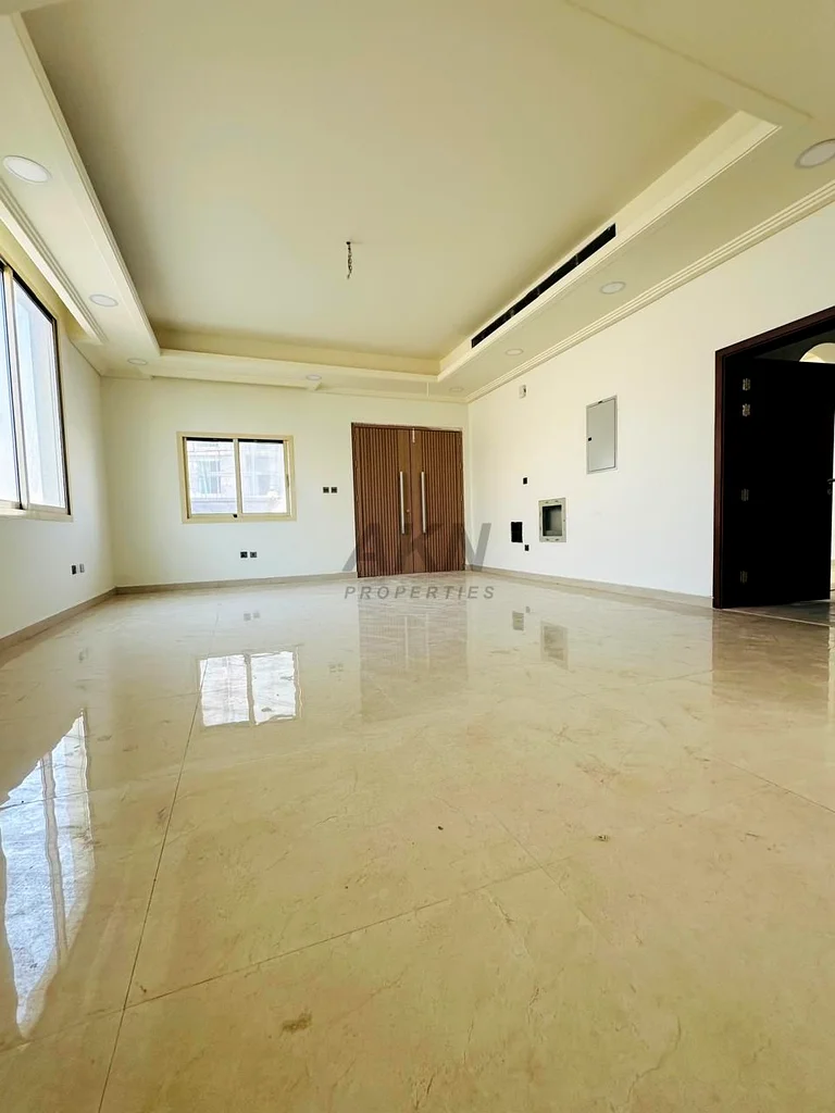 5 bhk + Maid room | Spacious | Ready to move in63873951202433112