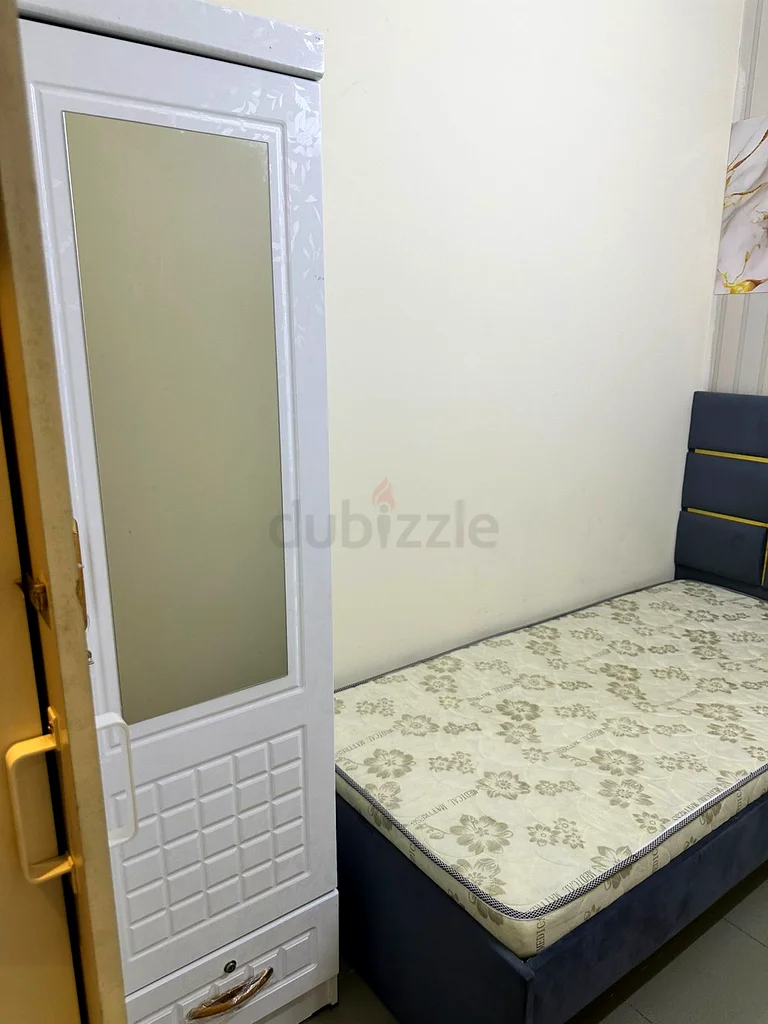 CLOSE PARTIOTIONED ROOM -AJMAN (MALES)64054607070209111