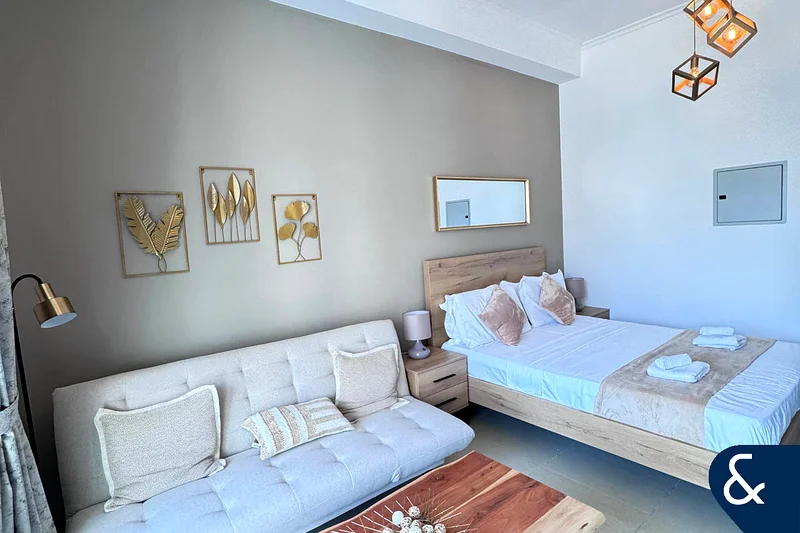 Studio Apartment | Marina View | Upgraded64038572014594113