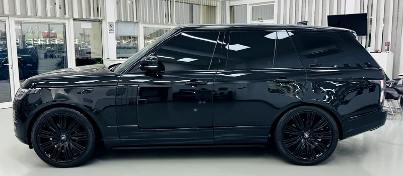 GCC .. FSH .. Warranty .. Autobiography .. V8 .. Perfect Condition63488841536387114