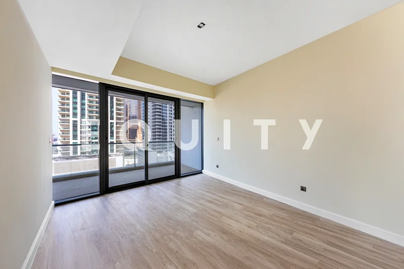 Vacant on Transfer | Full Upgrade | Large Terrace64036410568962112
