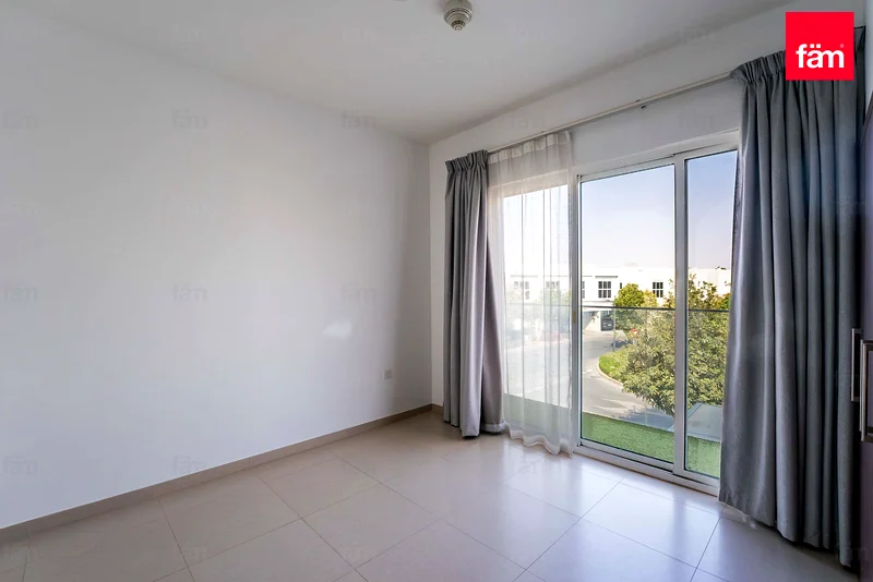 زاوية بمساحة كبيرة نوع A 3 غرف نوم للإيجار63730987943554112