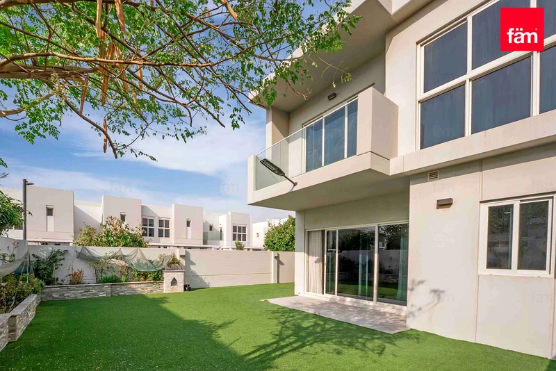 زاوية بمساحة كبيرة نوع A 3 غرف نوم للإيجار63730987943554110