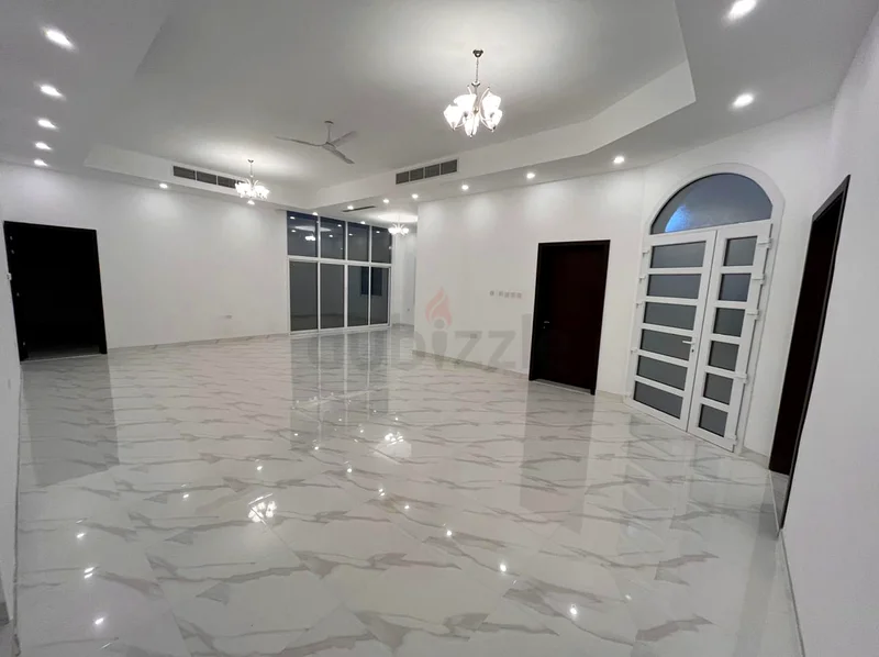 استئجار فيلا (G+1، وبلوك خدمة وغرفة سائق) في ند الشبا 4.63808758343426114