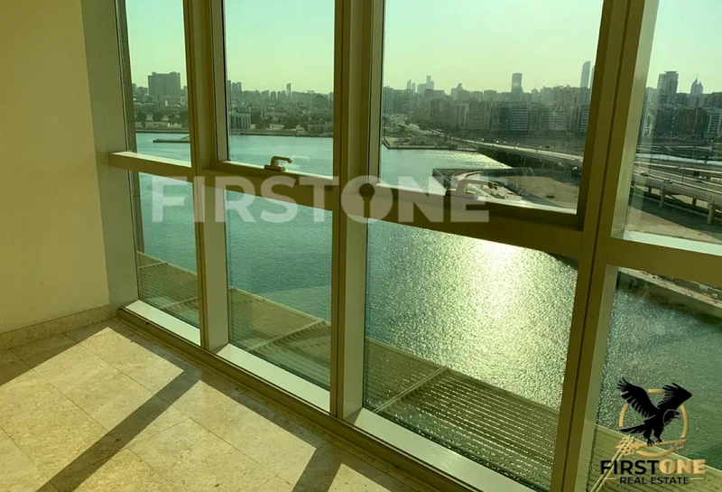 تصميم واسع | مع خادمة | ملكك63845947576194111