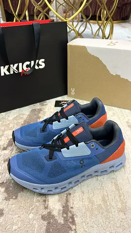 On Running Cloudstratus ‘Lake Blue’