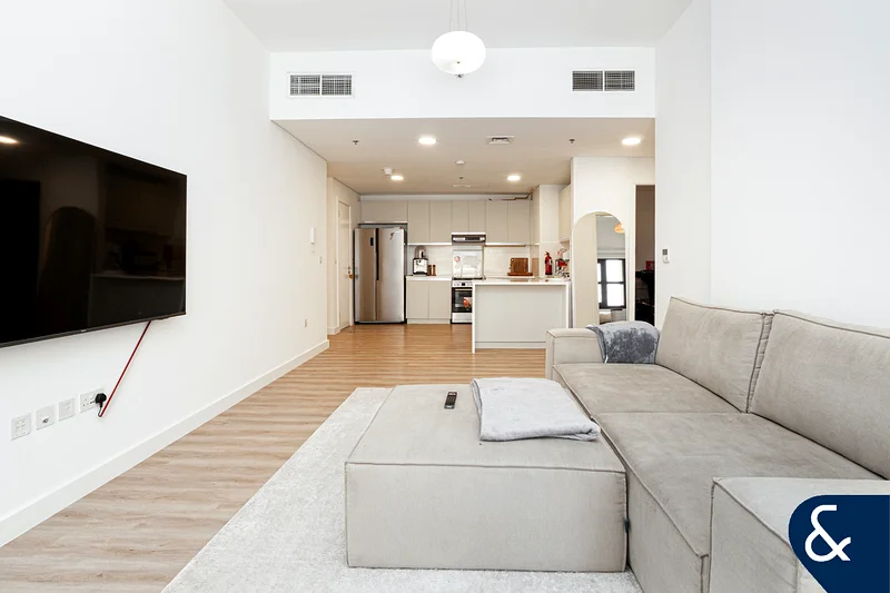 Upgraded | Unfurnished | 1 Bed + Study63728068717825110