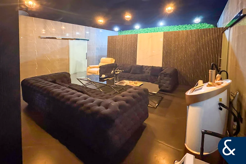 Rented | Large Unit |  Prime Location63823604465795112