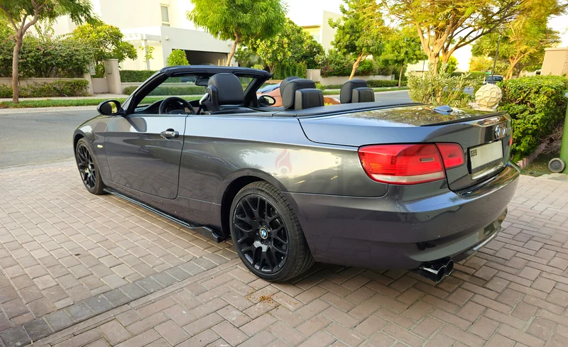 BMW 328i | Hard Top Convertible | 3.0 L | Well Maintained63406273048835113