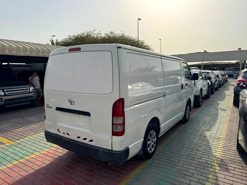 Toyota Hiace 2009 white63401317840385113