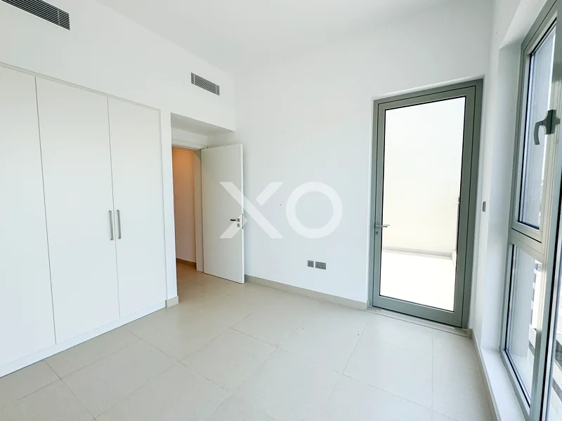 Available March | Pristine | Pool Nearby63405176344707113