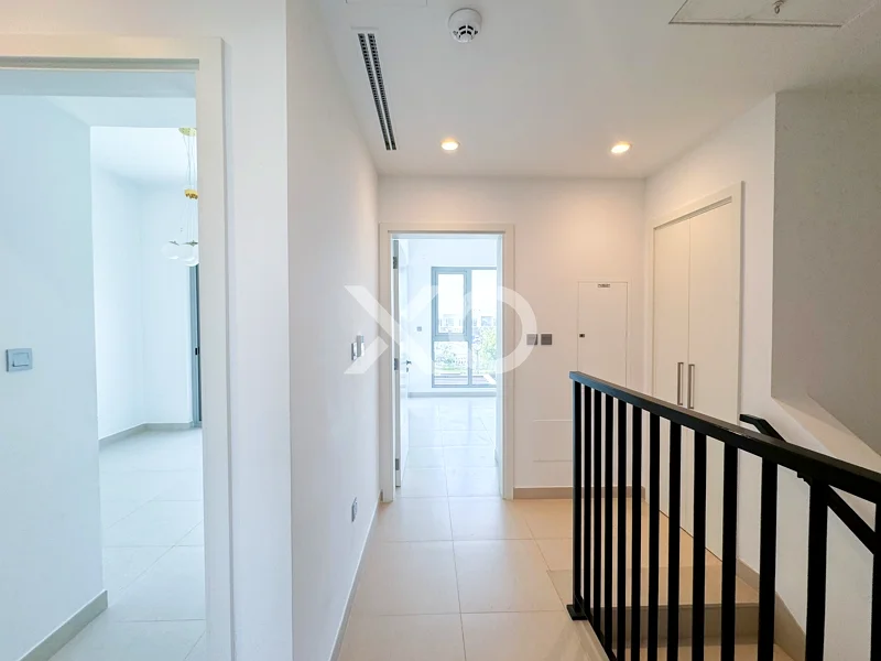 Available March | Pristine | Pool Nearby63405176344707112