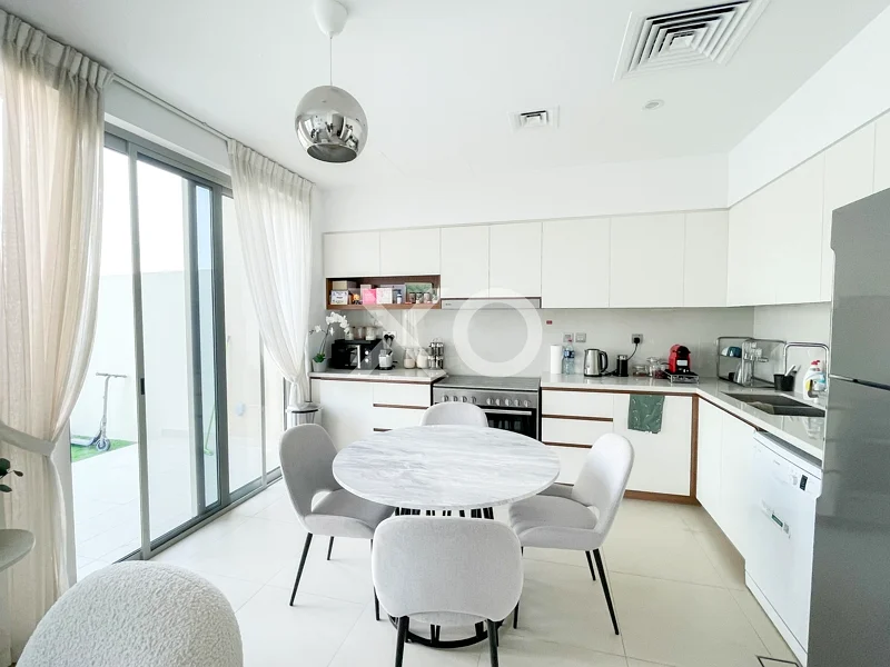 Available March | Pristine | Pool Nearby63405176344707111