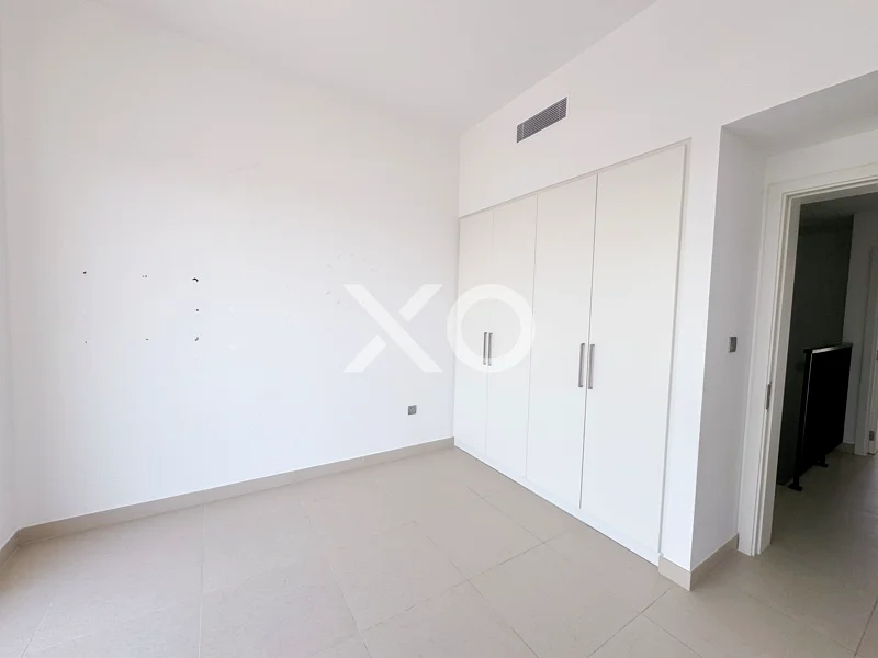 Available March | Pristine | Pool Nearby63405176344707114